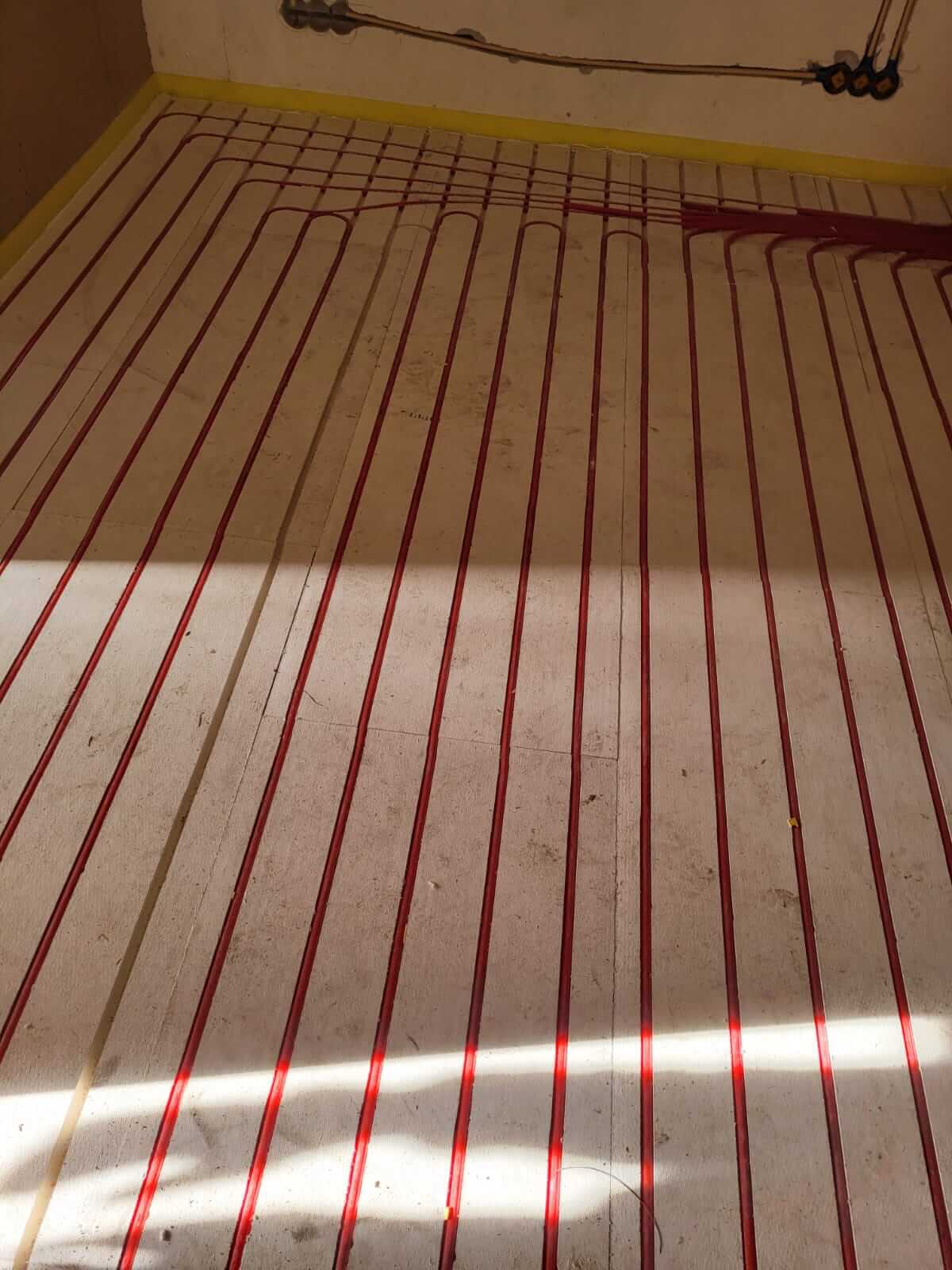 Rfloorzz_Uddel_renovatie_hout_duo_buis16_geluidreductie_brandwerend_kantstrook